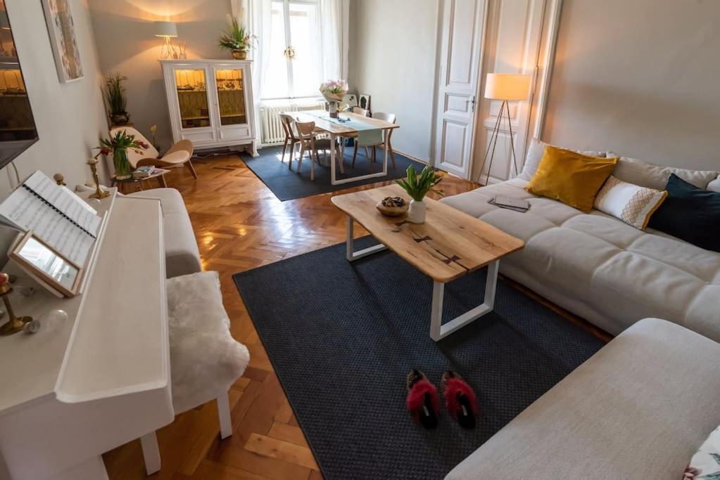No.8: Lovely & Cosy 3-Room Heart Of The City تيميشورا المظهر الخارجي الصورة