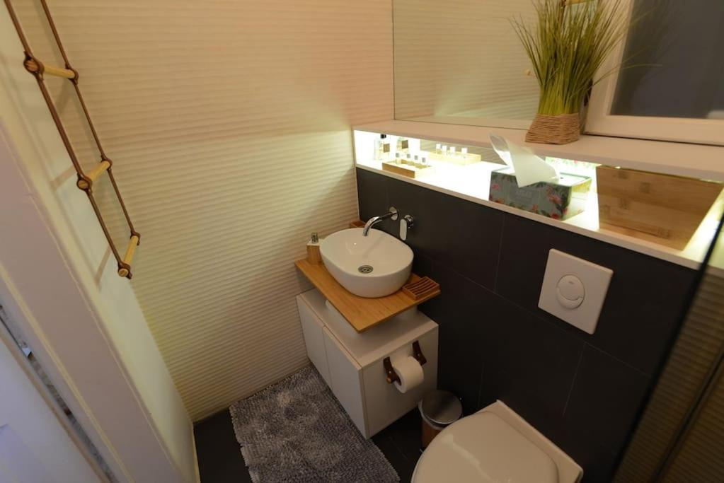 No.8: Lovely & Cosy 3-Room Heart Of The City تيميشورا المظهر الخارجي الصورة